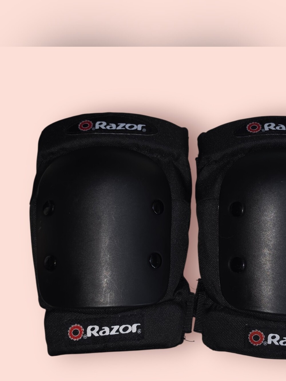 Razor Black Knee Pads with Black Hard Shell